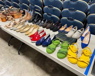 Prada, Manolo Blahnik, Jimmy Choo, Stuart Weitzman & Ferragamo Shoes Sz 8-8.5 Orlando Estate Auction
