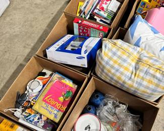 Box Lots of Misc Items Orlando