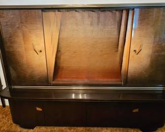 Stunning 1958 German Schrank cabinet. (Scene 4 of 5 for this cabinet).