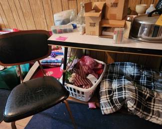 Mid-Century Metal Table and 4 Chairs