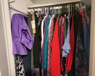 LOTS of Women's Clothes, Many with New Tags Still in Tact