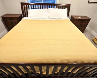 Lovely Yellow King Sized Blanket in a Light Weight Knit Material