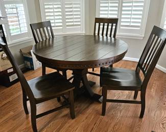 Round Pedestal Dining Table Set – Solid Wood 48" w/ 4 Chairs Sturdy