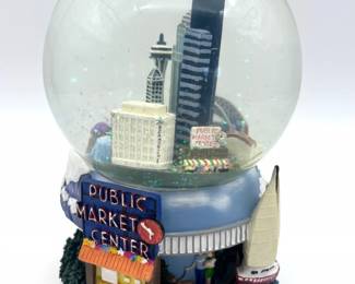32 SeattleSkylineSnowGlobe
