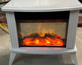 103 SmallElectricFireplaceShapedHeater