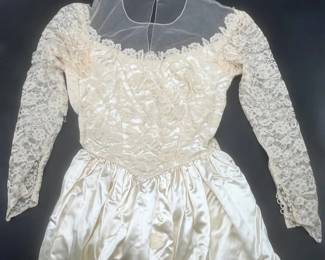 77 1950sBAltmanCo5thAveNYWeddingDressVeilandShoes