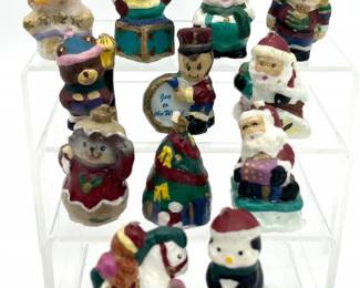 31 TinyVintageChristmasThemedCandles