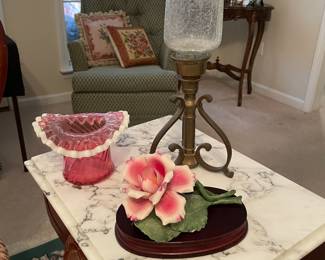 Fenton hat, porcelain flower