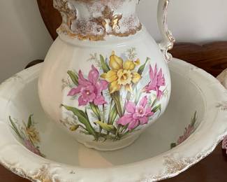 Antique wash bowl & pitcher 