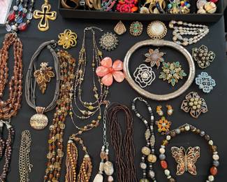 Costume jewelry 