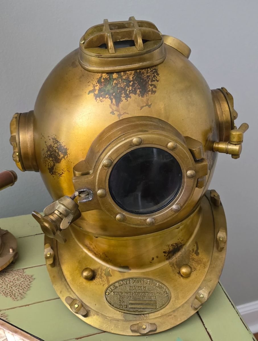 Reproduction divers helmet 