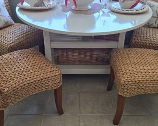 Pottery Barn Shayne round drop leaf table
25.5w without 2, 14 inch drop leafs. 