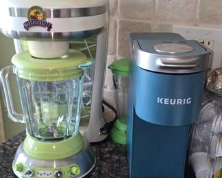 Margaritaville margarita maker
Single serve Kueirg 