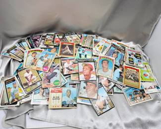 VINTAGE BASEBALL CARDS