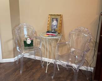 CONTEMPORARY DECOR 