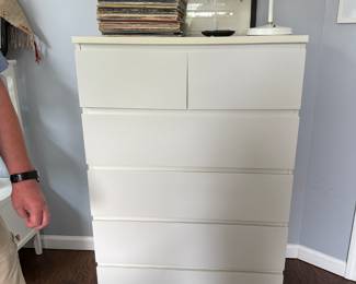 DRESSERS 