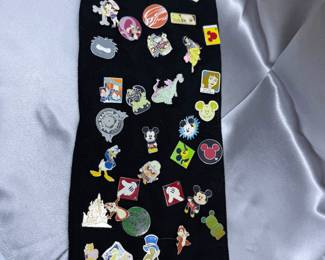 DISNEY PINS