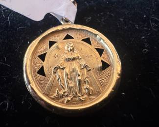 18K Gold Pendant