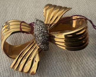 14K Gold Brooch
