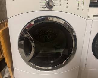GE  7.0 Cu.Ft. Super Capacity Electric Dryer                  Model - DCVH680EJ1WW  / Excellent Working Condition 