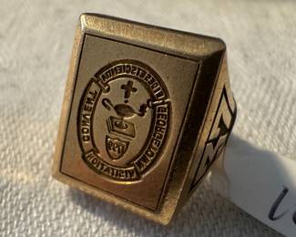 10K Gold Georgetown Class Ring