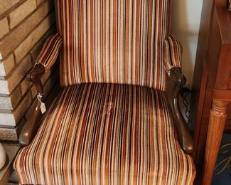 2025 Striped comfy chair