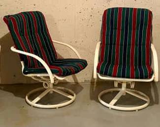 811 Patio Swivel Chairs