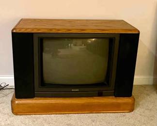316 Mitsubishi Floor Model TV