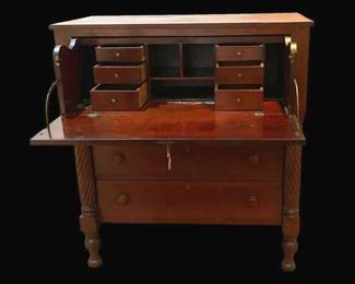 509 Atq. Butlers Chest