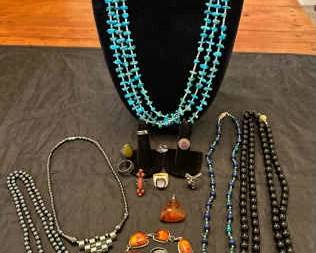 521 Eclectic Jewelry Assortment