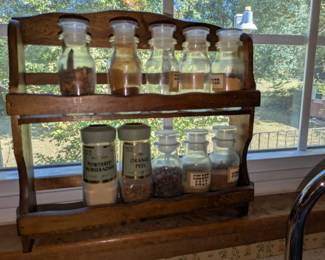 Spice rack