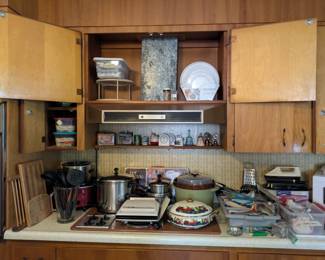 Packed kitchen countertops