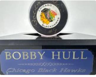 Bobby Hull autographed Hockey Puck