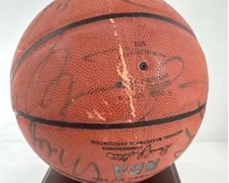 Michael Jordan Autographed plus add'l Bulls