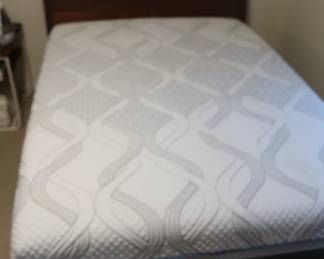 18     295.00       Sealy  double  mattress  with  Headboard / bedframe