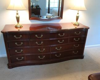 Bernhardt dresser  and  mirror          Dresser  is  72"  x  21"  There  are  two  matching  Stifel  lamps.