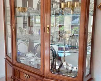 Thomasville China Hutch