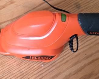 BlackDecker LithiumIon Cordless Hedge Trimmer 
