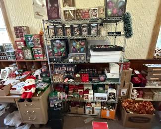 Vintage and Collectible Holiday