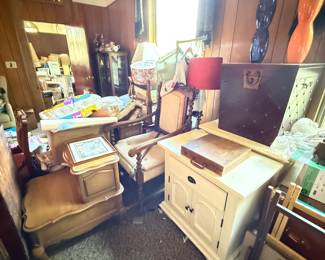 Furniture, still unpacking