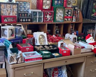 Vintage and collectible Holiday