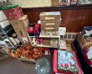 Vintage and Collectible Holiday