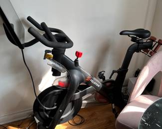 Peloton near mint!!!