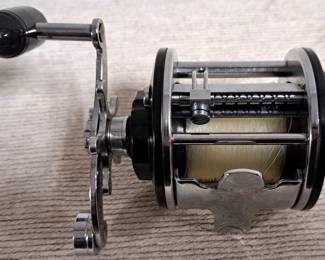 FISHING REEL