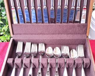 FLATWARE LOT