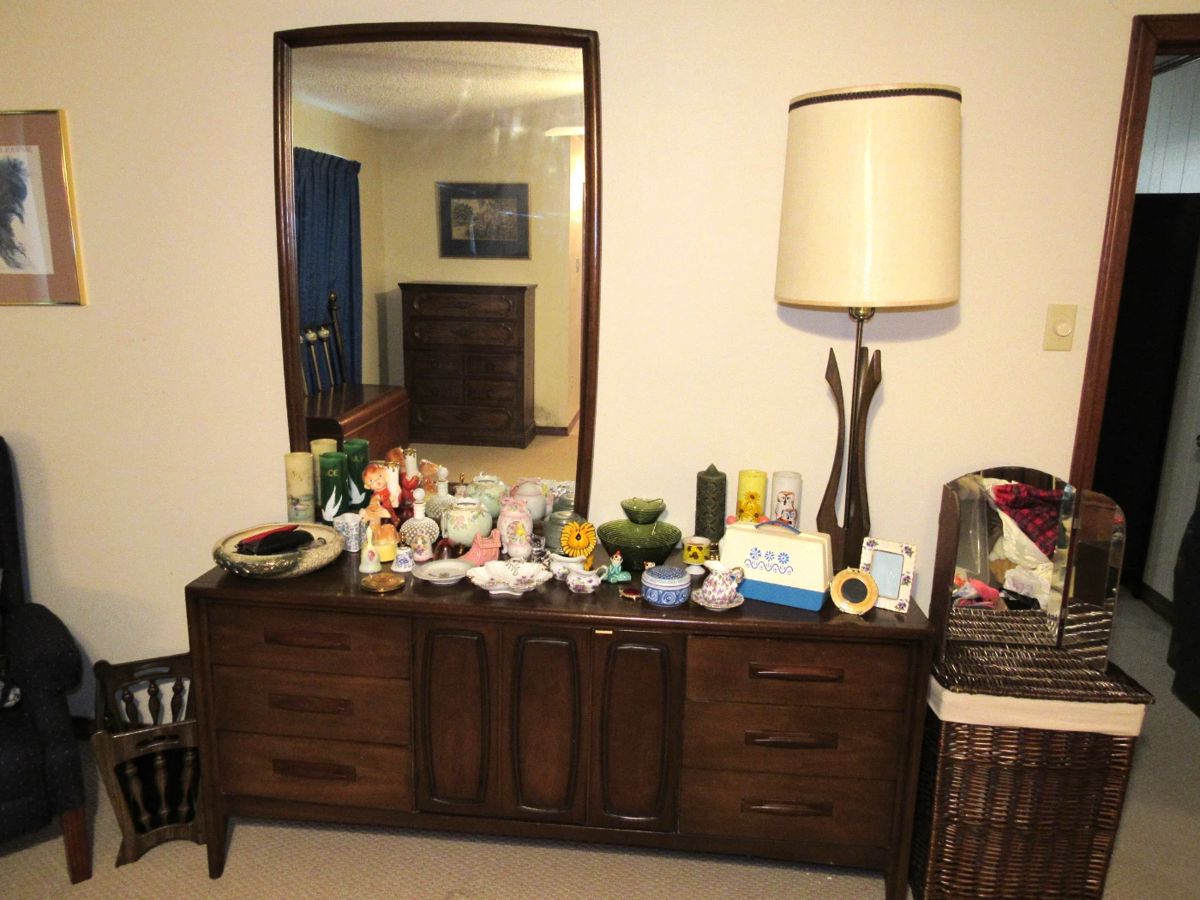 MCM Broyhill long dresser & mirror