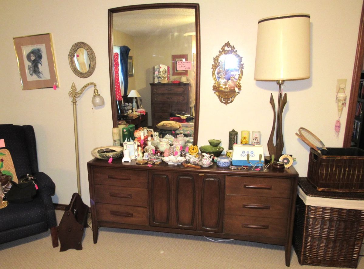 MCM Broyhill long dresser & mirror
