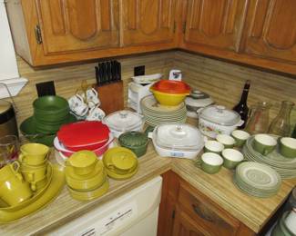 Lots of vintage kitchenware