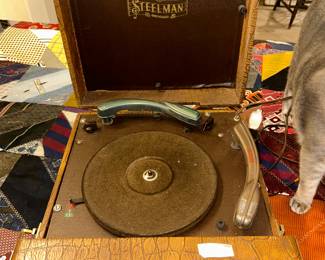 1940’s  Steelman portable record player - 78, 33 1/3