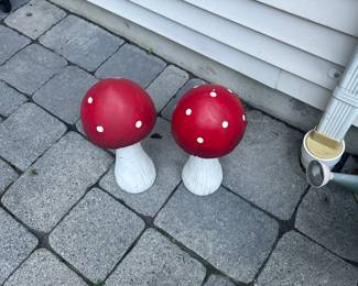 Decorative garden mushrooms 